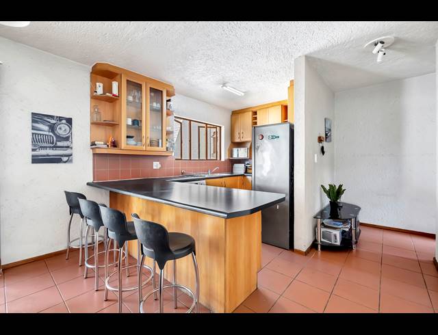 2 BEDROOM TOWNHOUSE FOR SALE IN WESTDENE